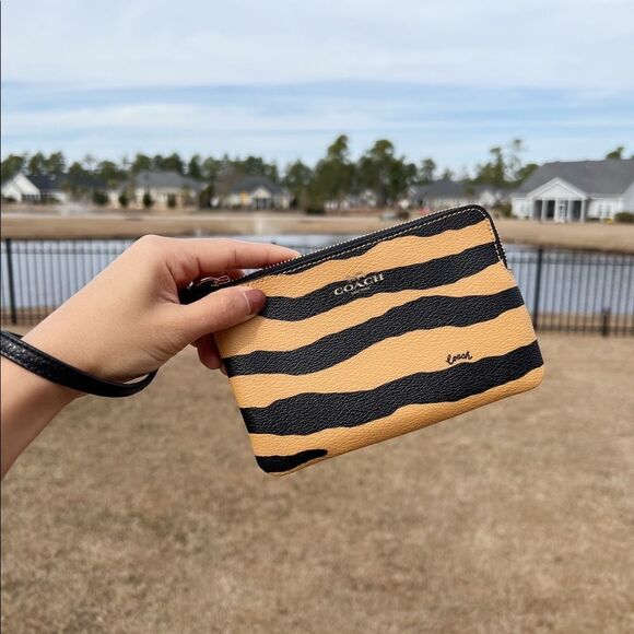 Coach Corner Zip Wristlet With Tiger Print - Picture 4 of 5